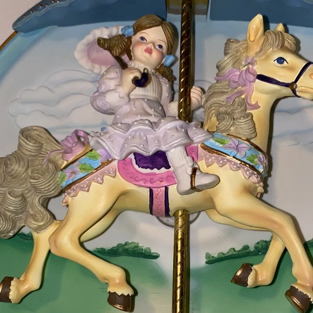 BX40 The Bradford Exchange Carousel Horse Plate Musical Box Horse Moves Up/Down